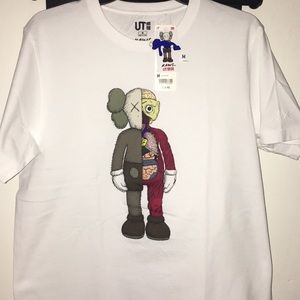 Uniqlo x Kaws tshirt